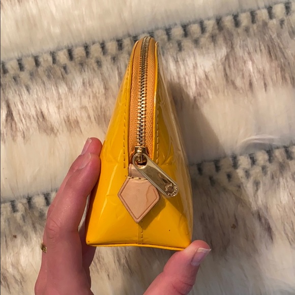 Louis Vuitton Makeup Bag - Picture 2 of 6